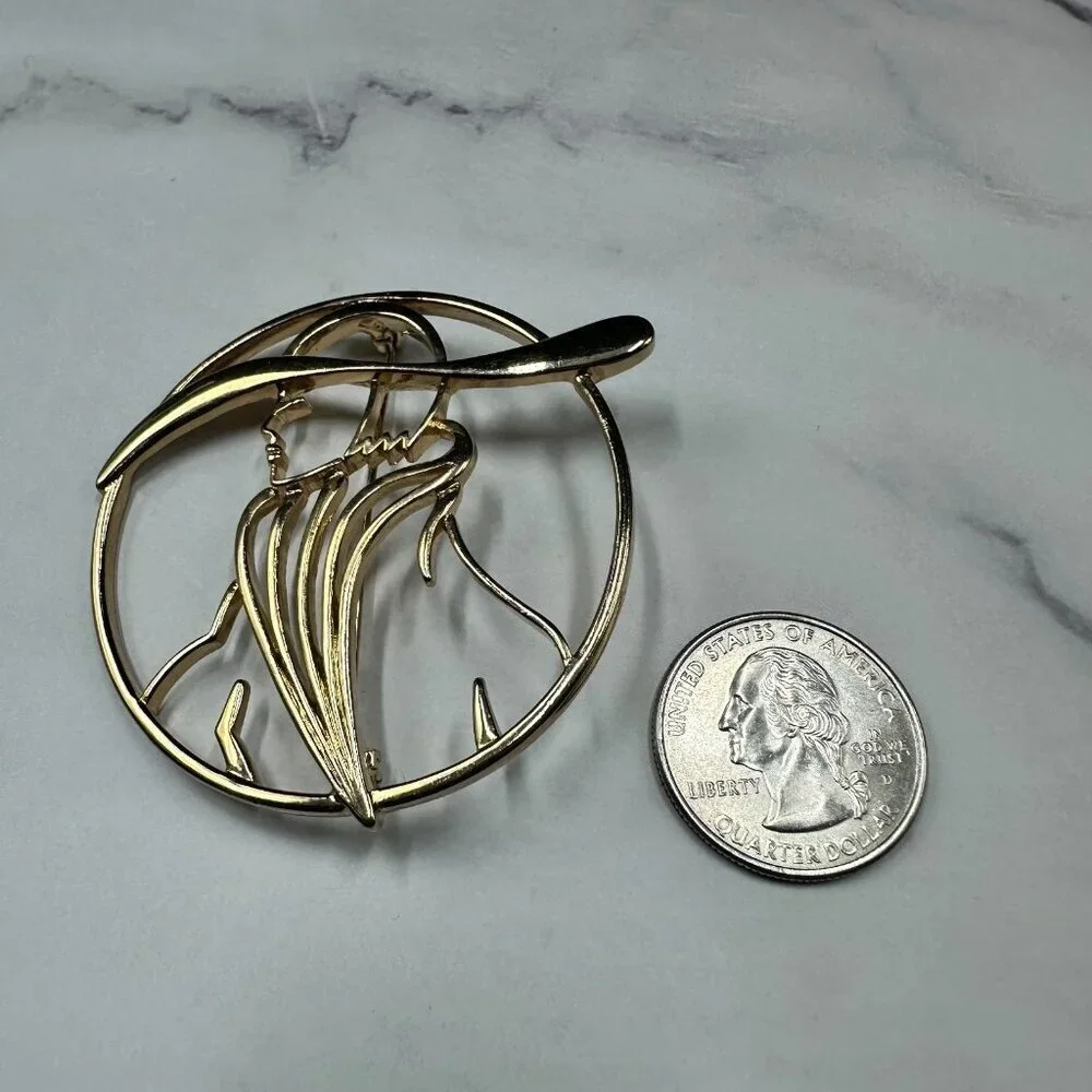 Vintage Lady Remington Brooch Gold Tone Abstract Modernist Circle Figural Design